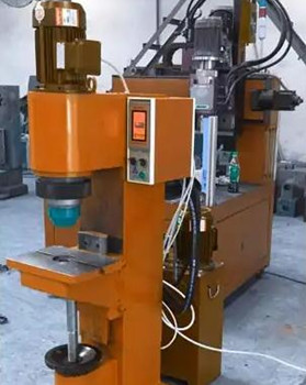 鉚接機(jī)廠家有哪些規(guī)格型號？